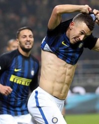  拜仁官宣签下荷兰天才中卫德利赫特  