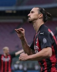  AC米兰德比惨败，皮奥利帅位告急  