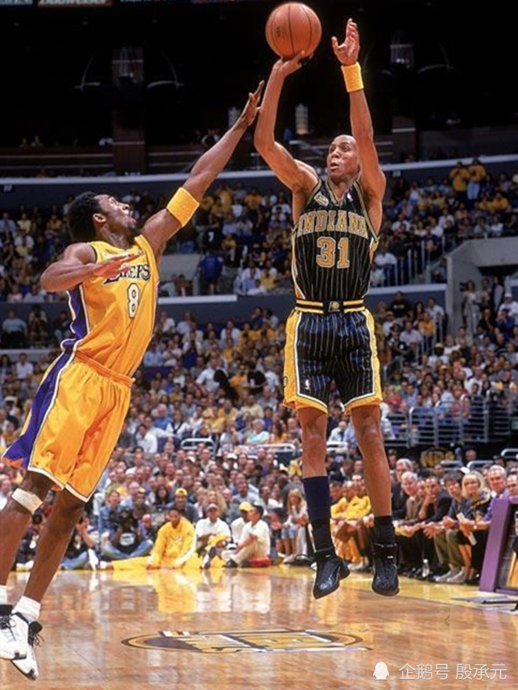  库里三分球里程碑超越雷阿伦  