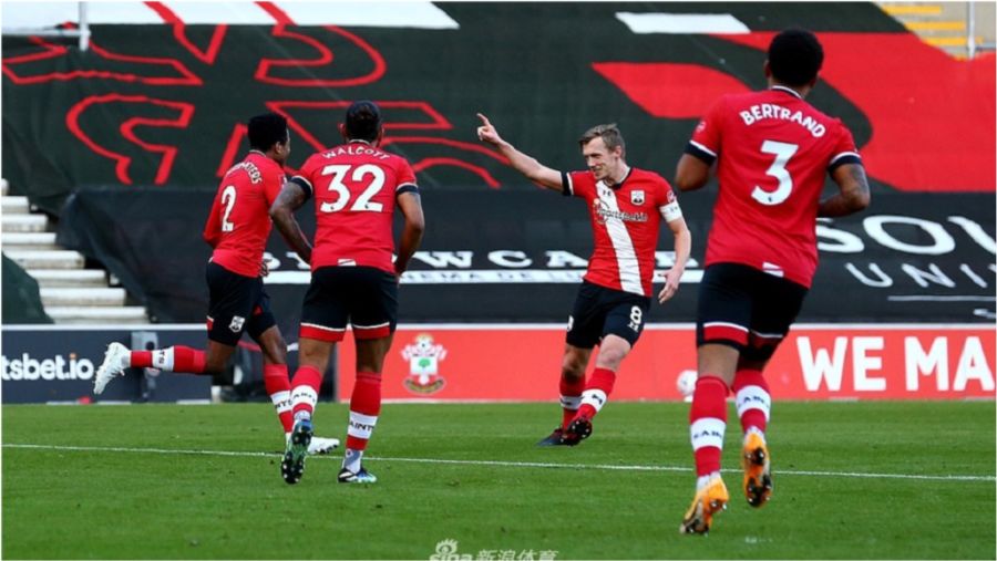  阿森纳加布里埃尔乌龙送礼  