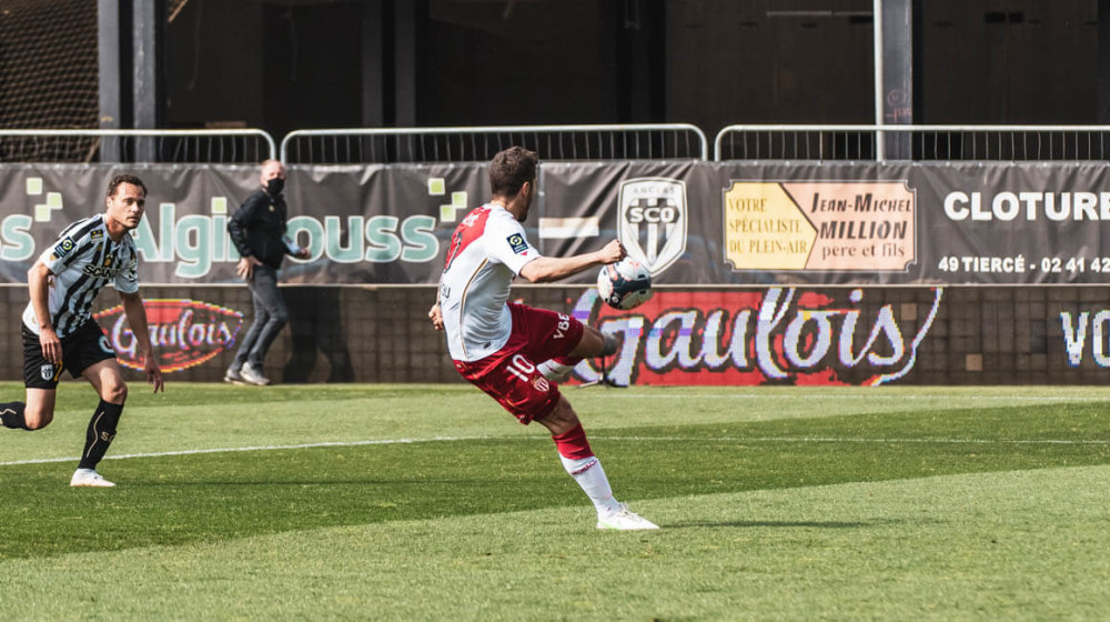  里昂中场核心伤退 球队遭斯特拉斯堡逆转  